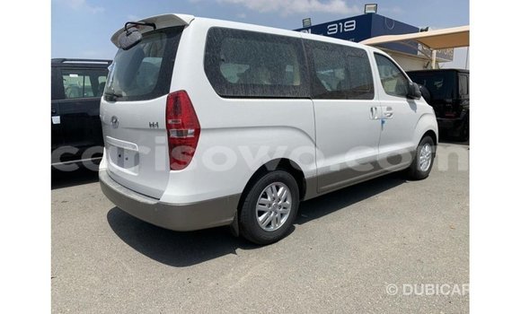 Sayi Imported Hyundai Chorus White Babbar mota in Import - Dubai a Benin Sayi Imported Hyundai Chorus White Babbar mota in Import - Dubai a Benin