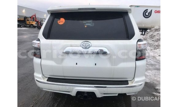 Acheter Import Utilitaire Toyota HiAce Blanc à Import - Dubai, Benin Acheter Import Utilitaire Toyota HiAce Blanc à Import - Dubai, Benin