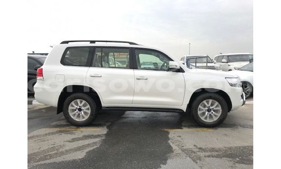 Buy Import Toyota Land Cruiser White Car in Import - Dubai in Benign Buy Import Toyota Land Cruiser White Car in Import - Dubai in Benign