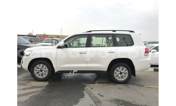 Buy Import Toyota Land Cruiser White Car in Import - Dubai in Benign Buy Import Toyota Land Cruiser White Car in Import - Dubai in Benign