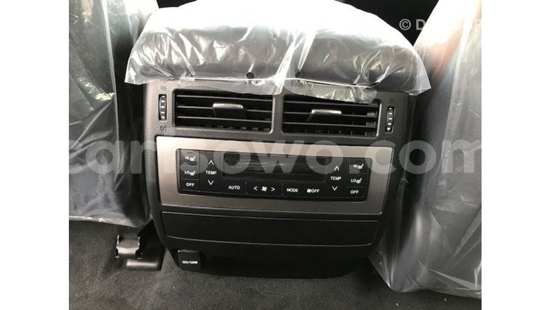 Big with watermark toyota land cruiser benign import dubai 8724
