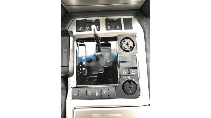 Big with watermark toyota land cruiser benign import dubai 8724