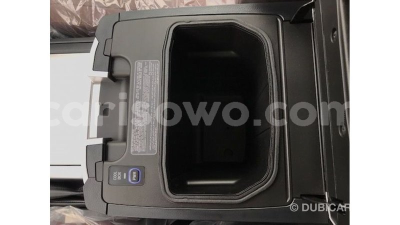 Big with watermark toyota land cruiser benign import dubai 8724