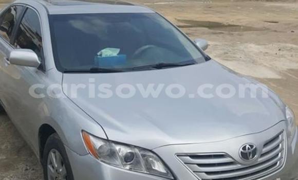 Sayi Na hannu Toyota Camry Azurfa Mota in Cotonou a Benin Sayi Na hannu Toyota Camry Azurfa Mota in Cotonou a Benin