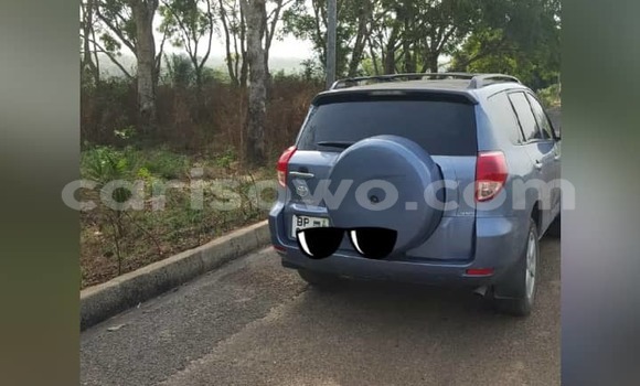 Ra Tuntun Toyota RAV4 Blue Ọkọ̀ in Cotonou ni Benin Ra Tuntun Toyota RAV4 Blue Ọkọ̀ in Cotonou ni Benin