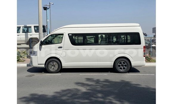 Sayi Imported Toyota Hiace White Mota in Import - Dubai a Benin Sayi Imported Toyota Hiace White Mota in Import - Dubai a Benin