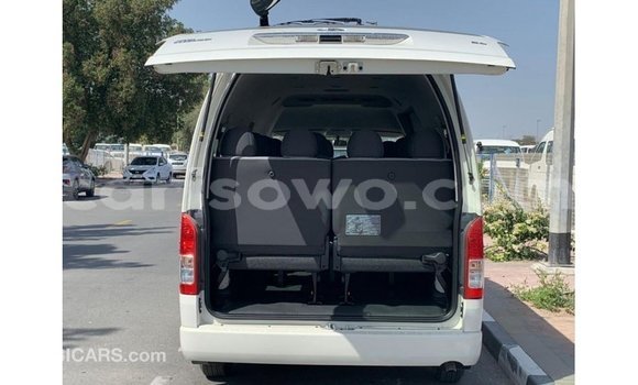 Sayi Imported Toyota Hiace White Mota in Import - Dubai a Benin Sayi Imported Toyota Hiace White Mota in Import - Dubai a Benin