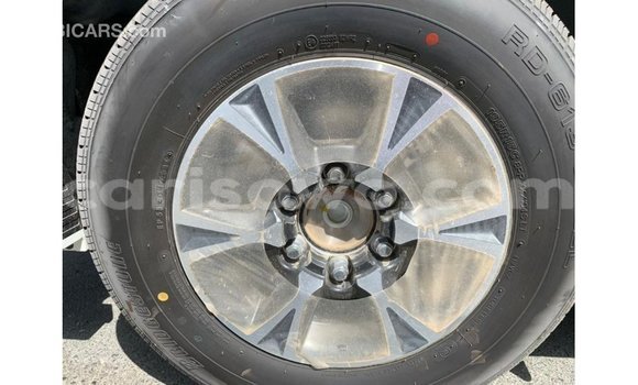 Sayi Imported Toyota Hiace White Mota in Import - Dubai a Benin Sayi Imported Toyota Hiace White Mota in Import - Dubai a Benin