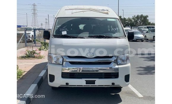 Sayi Imported Toyota Hiace White Mota in Import - Dubai a Benin Sayi Imported Toyota Hiace White Mota in Import - Dubai a Benin