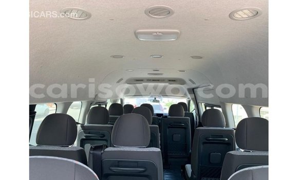Sayi Imported Toyota Hiace White Mota in Import - Dubai a Benin Sayi Imported Toyota Hiace White Mota in Import - Dubai a Benin