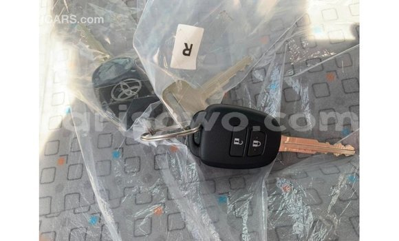 Sayi Imported Toyota Hiace White Mota in Import - Dubai a Benin Sayi Imported Toyota Hiace White Mota in Import - Dubai a Benin