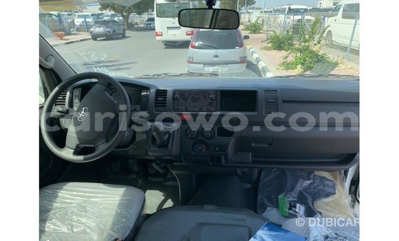 Sayi Imported Toyota Hiace White Mota in Import - Dubai a Benin Sayi Imported Toyota Hiace White Mota in Import - Dubai a Benin