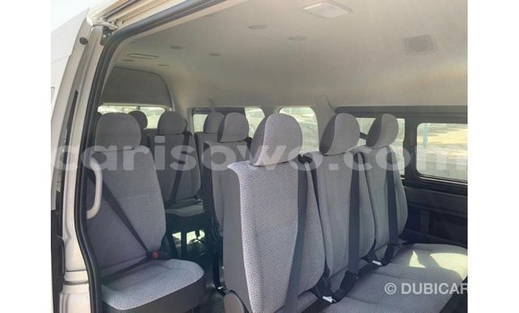 Sayi Imported Toyota Hiace White Mota in Import - Dubai a Benin Sayi Imported Toyota Hiace White Mota in Import - Dubai a Benin