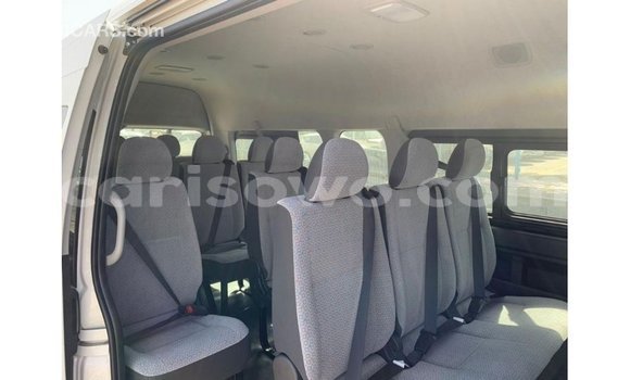 Sayi Imported Toyota Hiace White Mota in Import - Dubai a Benin Sayi Imported Toyota Hiace White Mota in Import - Dubai a Benin