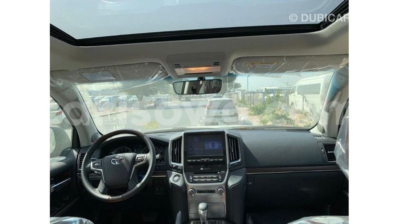 Big with watermark toyota land cruiser benign import dubai 8768