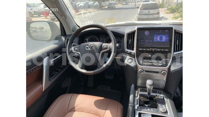 Big with watermark toyota land cruiser benign import dubai 8768