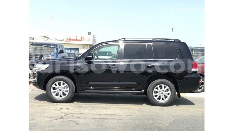 Big with watermark toyota land cruiser benign import dubai 8771