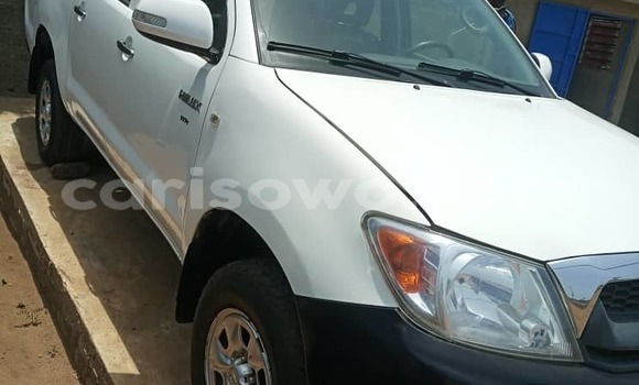 Acheter Occasion Voiture Toyota Hilux Blanc à Cotonou, Benin Acheter Occasion Voiture Toyota Hilux Blanc à Cotonou, Benin