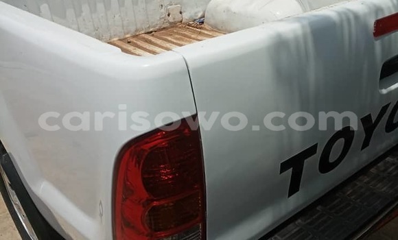 Acheter Occasion Voiture Toyota Hilux Blanc à Cotonou, Benin Acheter Occasion Voiture Toyota Hilux Blanc à Cotonou, Benin