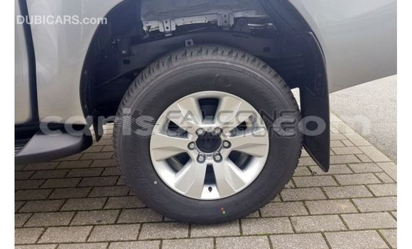 Sayi Imported Toyota Hilux Brown Mota in Import - Dubai a Benin Sayi Imported Toyota Hilux Brown Mota in Import - Dubai a Benin