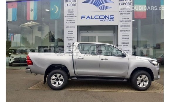 Sayi Imported Toyota Hilux Brown Mota in Import - Dubai a Benin Sayi Imported Toyota Hilux Brown Mota in Import - Dubai a Benin