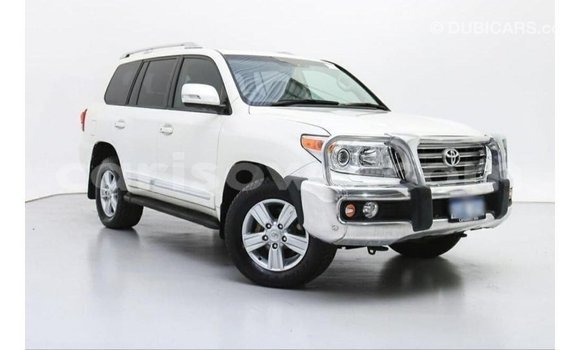 Buy Import Toyota Land Cruiser White Car in Import - Dubai in Benign Buy Import Toyota Land Cruiser White Car in Import - Dubai in Benign