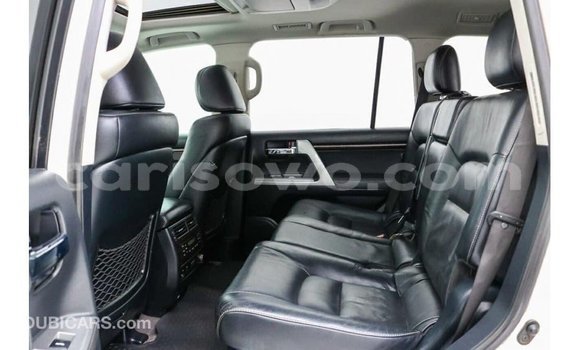 Buy Import Toyota Land Cruiser White Car in Import - Dubai in Benign Buy Import Toyota Land Cruiser White Car in Import - Dubai in Benign