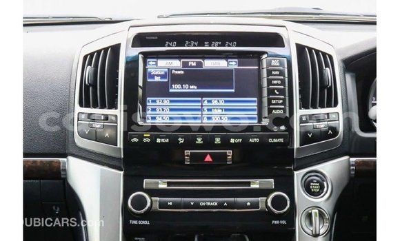 Buy Import Toyota Land Cruiser White Car in Import - Dubai in Benign Buy Import Toyota Land Cruiser White Car in Import - Dubai in Benign