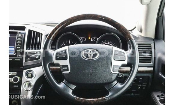 Buy Import Toyota Land Cruiser White Car in Import - Dubai in Benign Buy Import Toyota Land Cruiser White Car in Import - Dubai in Benign
