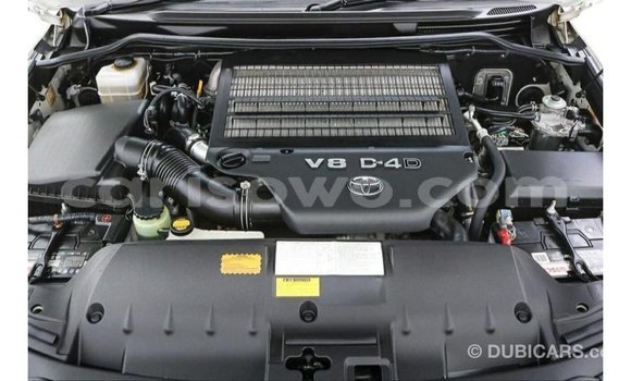 Buy Import Toyota Land Cruiser White Car in Import - Dubai in Benign Buy Import Toyota Land Cruiser White Car in Import - Dubai in Benign