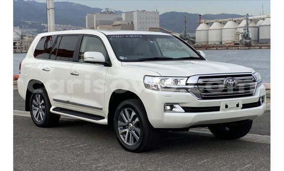 Ra Imported Toyota Land Cruiser funfun Ọkọ̀ in Import - Dubai ni Benin Ra Imported Toyota Land Cruiser funfun Ọkọ̀ in Import - Dubai ni Benin
