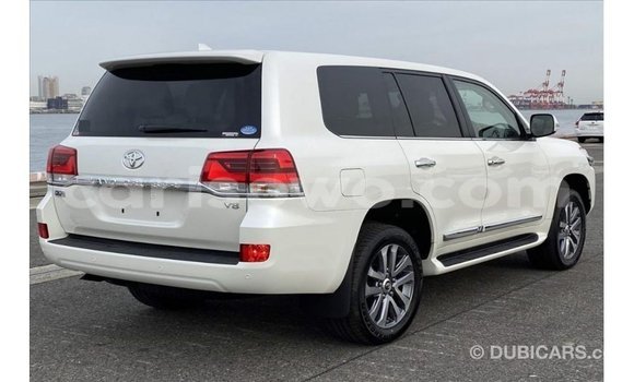 Ra Imported Toyota Land Cruiser funfun Ọkọ̀ in Import - Dubai ni Benin Ra Imported Toyota Land Cruiser funfun Ọkọ̀ in Import - Dubai ni Benin