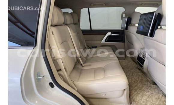 Ra Imported Toyota Land Cruiser funfun Ọkọ̀ in Import - Dubai ni Benin Ra Imported Toyota Land Cruiser funfun Ọkọ̀ in Import - Dubai ni Benin