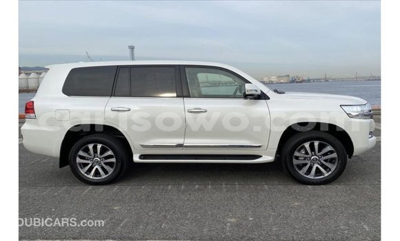 Ra Imported Toyota Land Cruiser funfun Ọkọ̀ in Import - Dubai ni Benin Ra Imported Toyota Land Cruiser funfun Ọkọ̀ in Import - Dubai ni Benin
