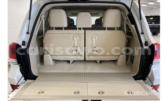 Ra Imported Toyota Land Cruiser funfun Ọkọ̀ in Import - Dubai ni Benin Ra Imported Toyota Land Cruiser funfun Ọkọ̀ in Import - Dubai ni Benin