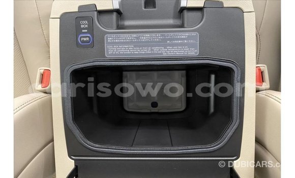 Ra Imported Toyota Land Cruiser funfun Ọkọ̀ in Import - Dubai ni Benin Ra Imported Toyota Land Cruiser funfun Ọkọ̀ in Import - Dubai ni Benin