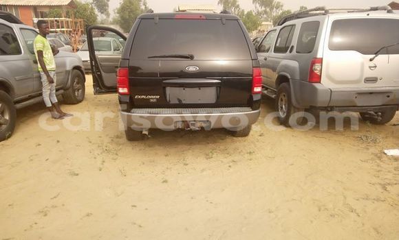 Acheter Occasion Voiture Ford Explorer Noir à Savalou, Benin Acheter Occasion Voiture Ford Explorer Noir à Savalou, Benin