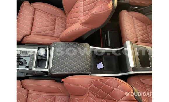 Acheter Import Voiture Toyota Land Cruiser Noir à Import - Dubai, Benin Acheter Import Voiture Toyota Land Cruiser Noir à Import - Dubai, Benin