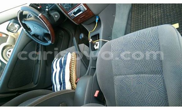 Acheter Occasion Voiture Toyota Avensis Rouge à Cotonou, Benin Acheter Occasion Voiture Toyota Avensis Rouge à Cotonou, Benin