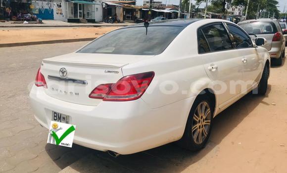 Ra Àlòkù Toyota Avalon funfun Ọkọ̀ in Cotonou ni Benin Ra Àlòkù Toyota Avalon funfun Ọkọ̀ in Cotonou ni Benin
