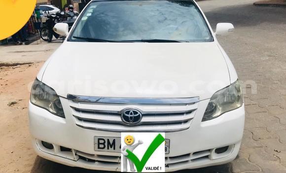 Ra Àlòkù Toyota Avalon funfun Ọkọ̀ in Cotonou ni Benin Ra Àlòkù Toyota Avalon funfun Ọkọ̀ in Cotonou ni Benin