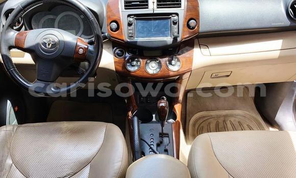 Sayi Na hannu Toyota RAV4 Brown Mota in Cotonou a Benin Sayi Na hannu Toyota RAV4 Brown Mota in Cotonou a Benin