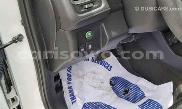 Acheter Import Moto Honda C Blanc à Import - Dubai, Benin Acheter Import Moto Honda C Blanc à Import - Dubai, Benin