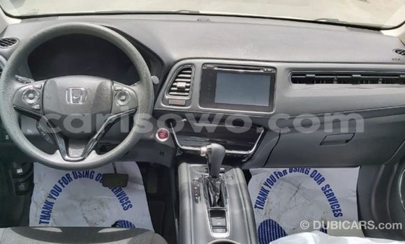 Acheter Import Moto Honda C Blanc à Import - Dubai, Benin Acheter Import Moto Honda C Blanc à Import - Dubai, Benin