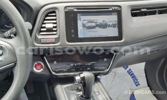 Acheter Import Moto Honda C Blanc à Import - Dubai, Benin Acheter Import Moto Honda C Blanc à Import - Dubai, Benin