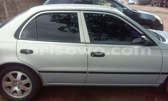 Acheter Occasion Voiture Toyota Corolla Gris à Cotonou, Benin Acheter Occasion Voiture Toyota Corolla Gris à Cotonou, Benin