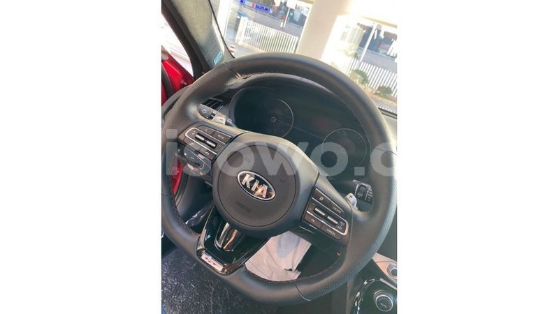 Big with watermark kia stinger benign import dubai 8898