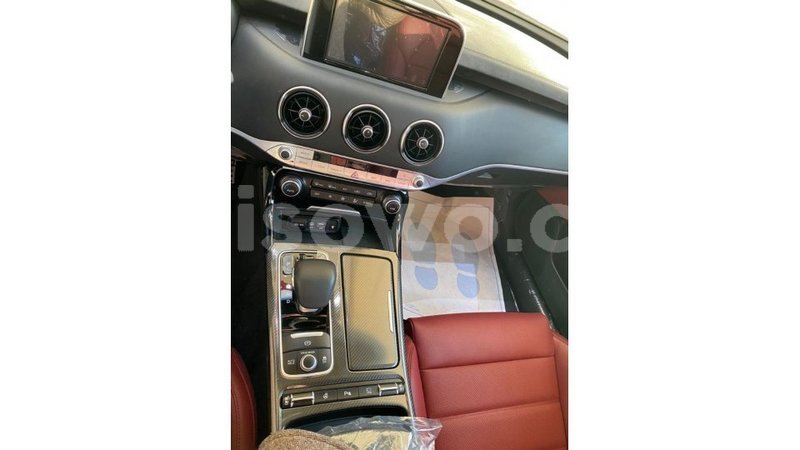 Big with watermark kia stinger benign import dubai 8898