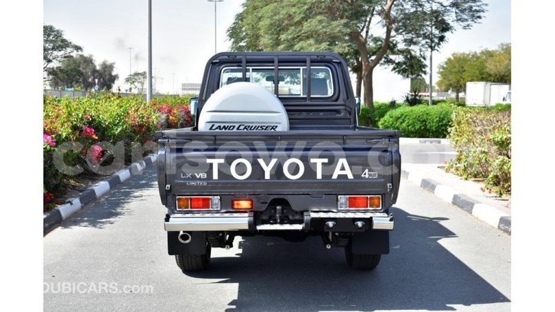 Big with watermark toyota land cruiser benign import dubai 8929