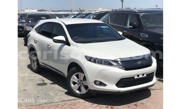 Sayi Imported Toyota Harrier White Mota in Import - Dubai a Benin Sayi Imported Toyota Harrier White Mota in Import - Dubai a Benin